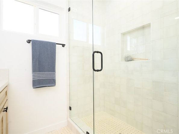 7233 9th Avenue, Los Angeles CA 90043