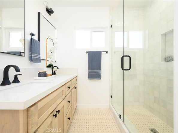 7233 9th Avenue, Los Angeles CA 90043