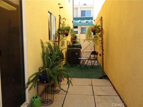 8856 Burnet Avenue, North Hills CA 91343