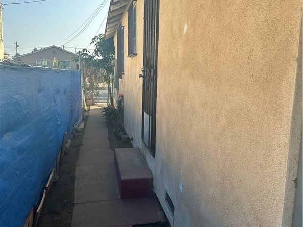 731 W 54th, Los Angeles CA 90037