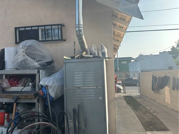 731 W 54th, Los Angeles CA 90037