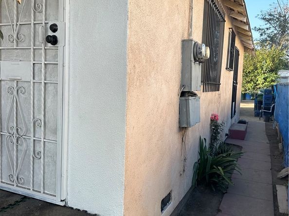 731 W 54th, Los Angeles CA 90037