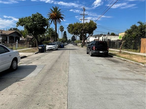 760 W 97th, Los Angeles CA 90044