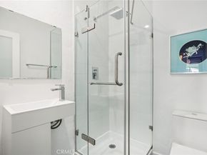 1726 N Occidental, Silver Lake CA 90026