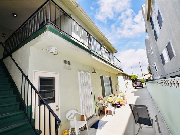 11974 Walnut Lane, Los Angeles CA 90025