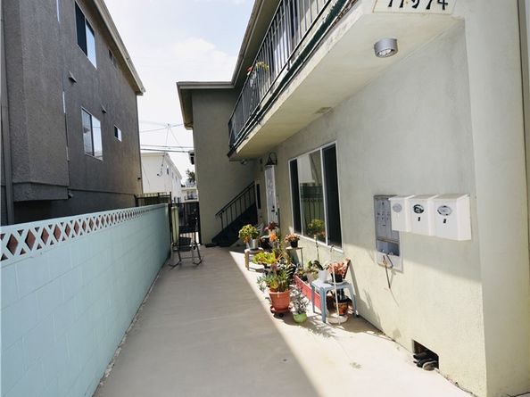11974 Walnut Lane, Los Angeles CA 90025