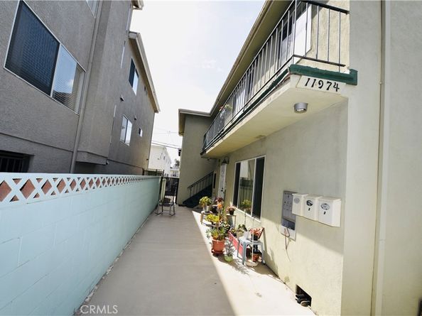 11974 Walnut Lane, Los Angeles CA 90025