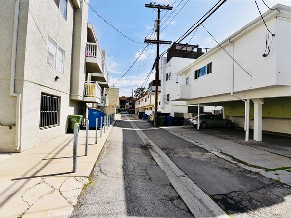 11974 Walnut Lane, Los Angeles CA 90025