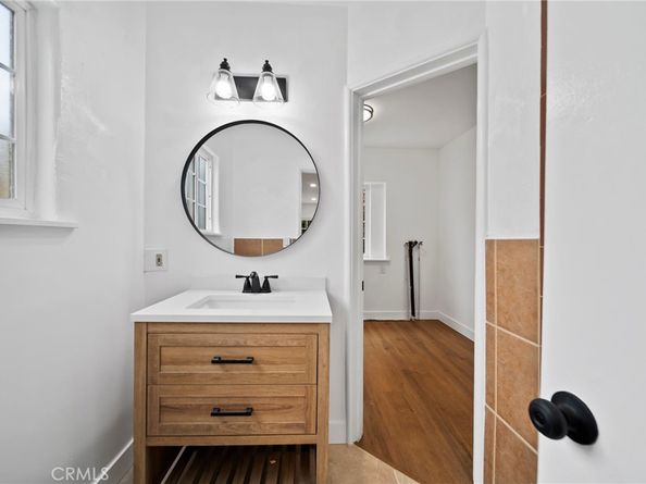 4431 Victoria Park Place, Los Angeles CA 90019