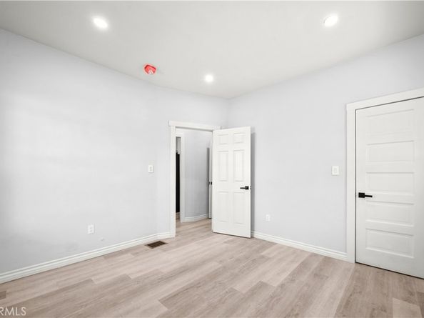 331 W 52nd Place, Los Angeles CA 90037