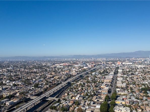 331 W 52nd Place, Los Angeles CA 90037