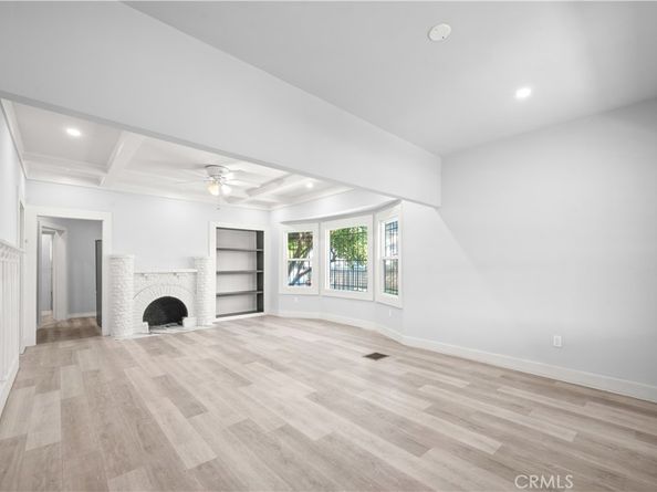 331 W 52nd Place, Los Angeles CA 90037