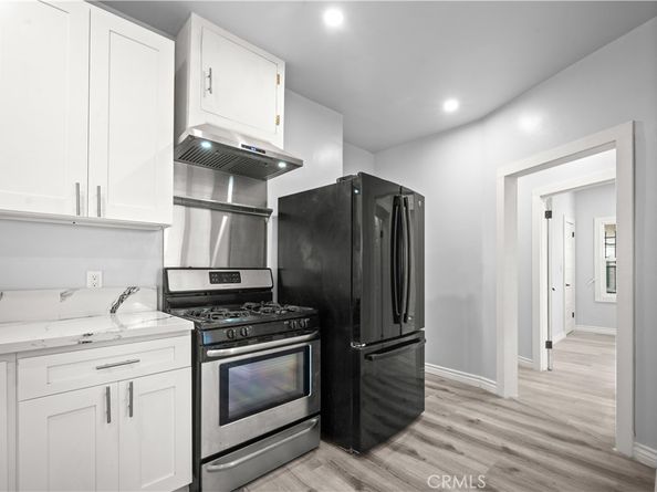 331 W 52nd Place, Los Angeles CA 90037