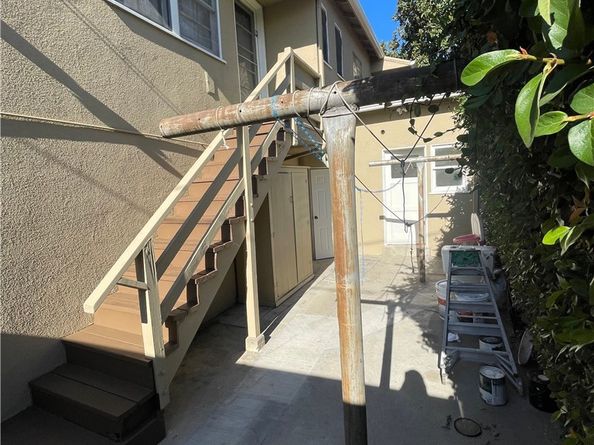 988 W Glenoaks Boulevard, Glendale CA 91202