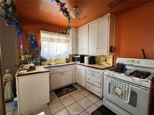 828 N Angeleno, Azusa CA 91702