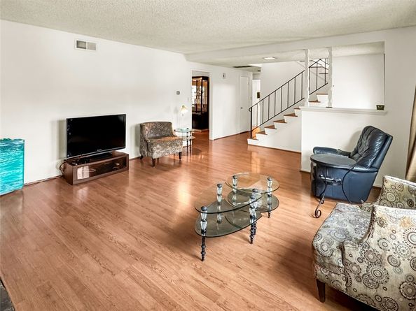 10415 Valley View Avenue, Whittier CA 90604