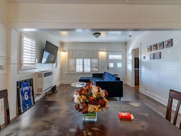 2918 4th Avenue, Los Angeles CA 90018