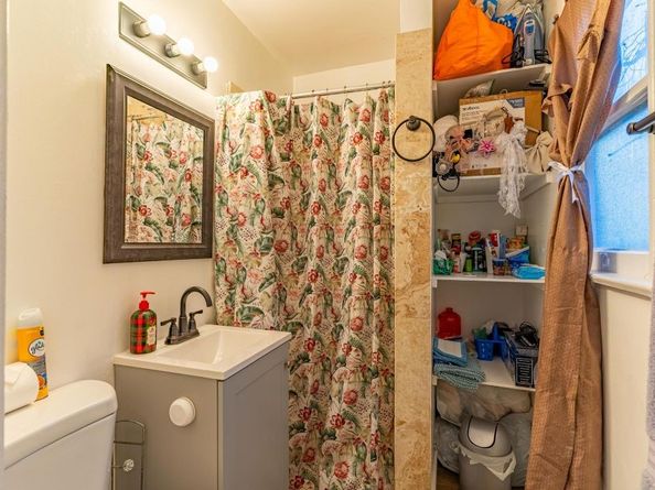 2918 4th Avenue, Los Angeles CA 90018