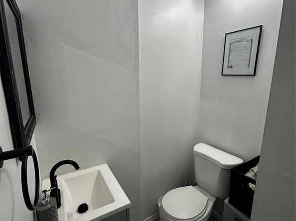 2918 4th Avenue, Los Angeles CA 90018