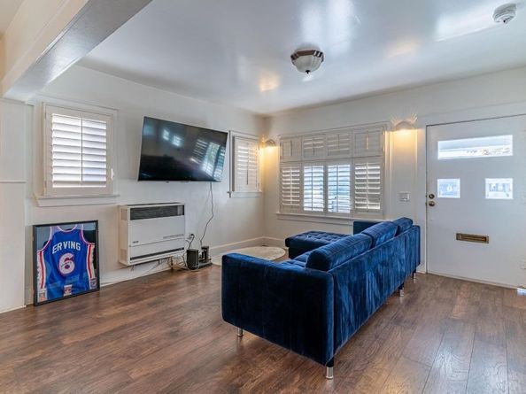 2918 4th Avenue, Los Angeles CA 90018