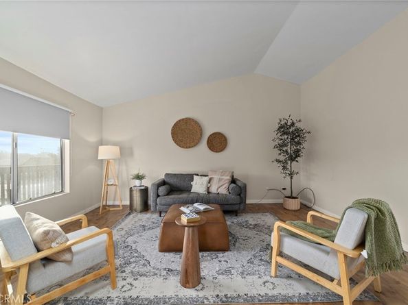 824 N Pasadena Avenue 31, Azusa CA 91702