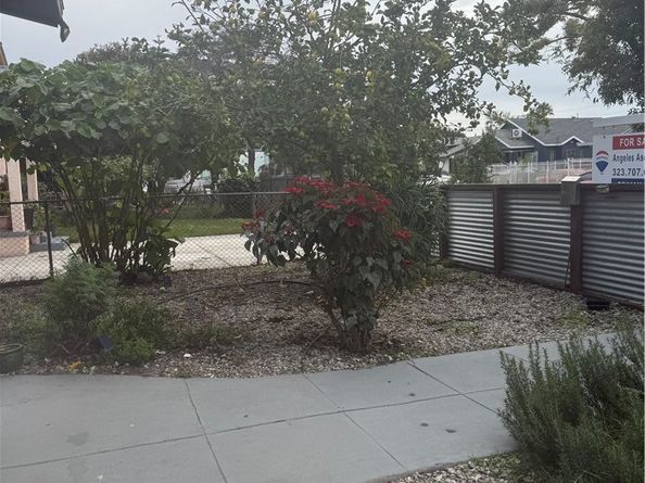 215 E 85th, Los Angeles CA 90003