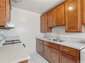 10208 S San Pedro, Los Angeles CA 90003