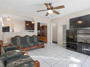 10208 S San Pedro, Los Angeles CA 90003