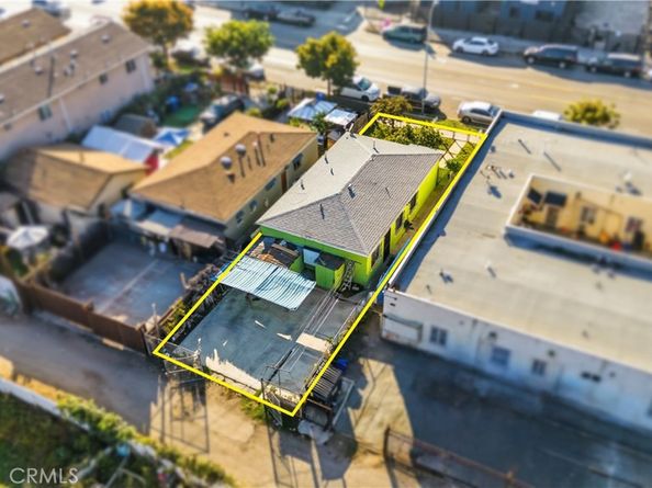 10208 S San Pedro, Los Angeles CA 90003