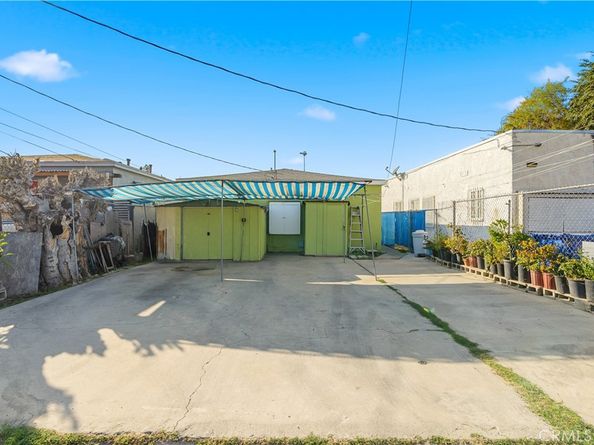 10208 S San Pedro, Los Angeles CA 90003