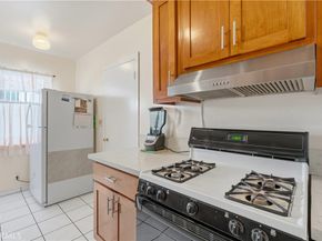 10208 S San Pedro, Los Angeles CA 90003