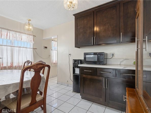 10208 S San Pedro, Los Angeles CA 90003