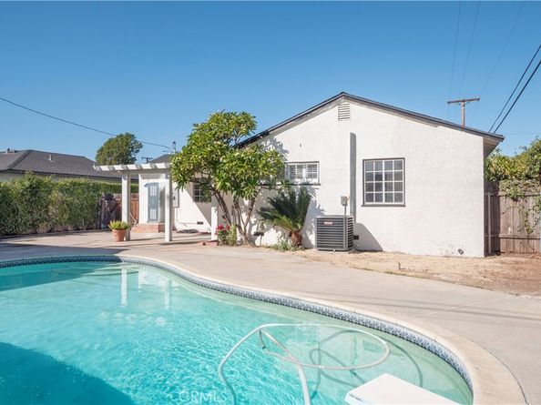 182 E Kelby Street, Covina CA 91723