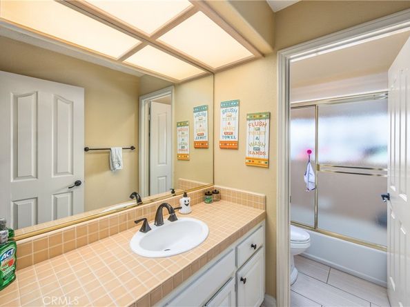 880 E 24th Street, Upland CA 91784
