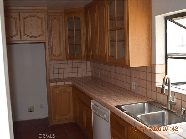 1009 S Rimpau, Los Angeles CA 90019