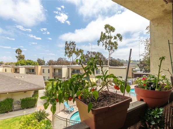 432 Edgehill Lane 26, Oceanside CA 92054