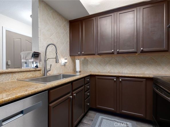 432 Edgehill Lane 26, Oceanside CA 92054