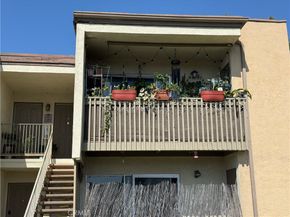 432 Edgehill Lane 26, Oceanside CA 92054