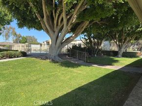 432 Edgehill Lane 26, Oceanside CA 92054