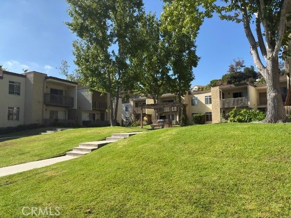432 Edgehill Lane 26, Oceanside CA 92054
