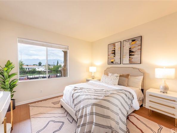 208 N Lincoln 309, Monterey Park CA 91755