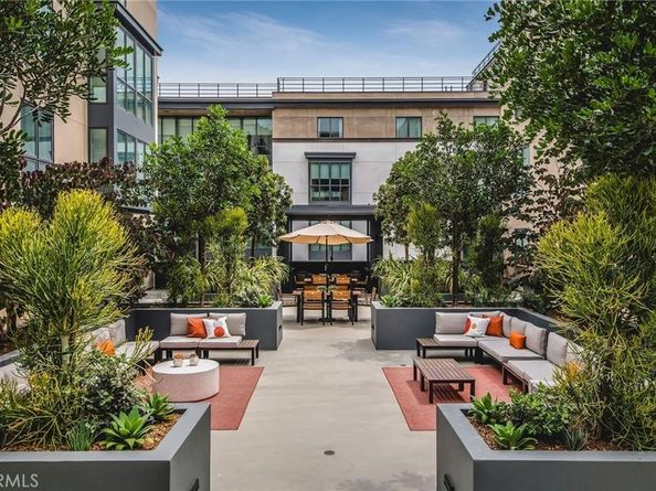 39 S Los Robles Avenue 6010, Pasadena CA 91101