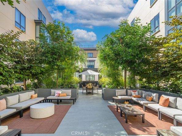 39 S Los Robles Avenue 6010, Pasadena CA 91101