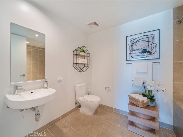 6250 Hollywood Boulevard 7G, Los Angeles CA 90028