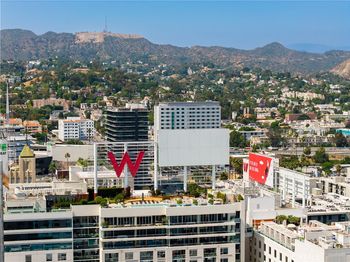 6250 Hollywood Boulevard