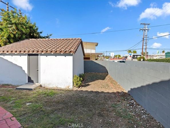 1905 W 115th, Los Angeles CA 90047