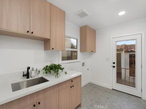 3905 Roxton Avenue, Los Angeles CA 90008