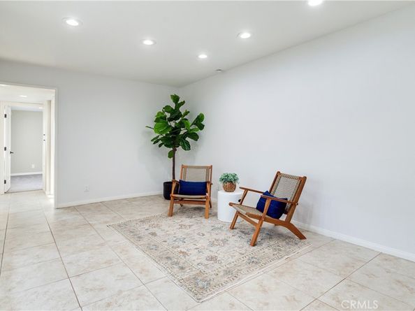 2408 Saratoga Way, Costa Mesa CA 92626