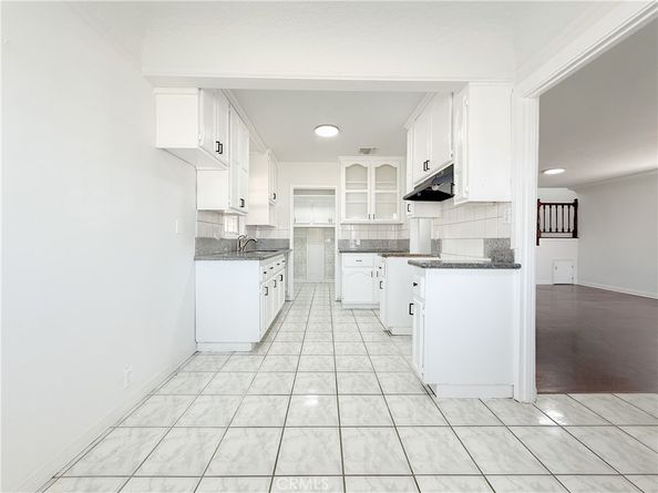 556 W 99th Street, Los Angeles CA 90044