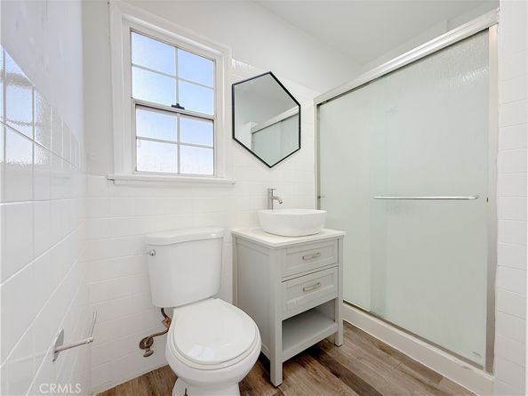 556 W 99th Street, Los Angeles CA 90044